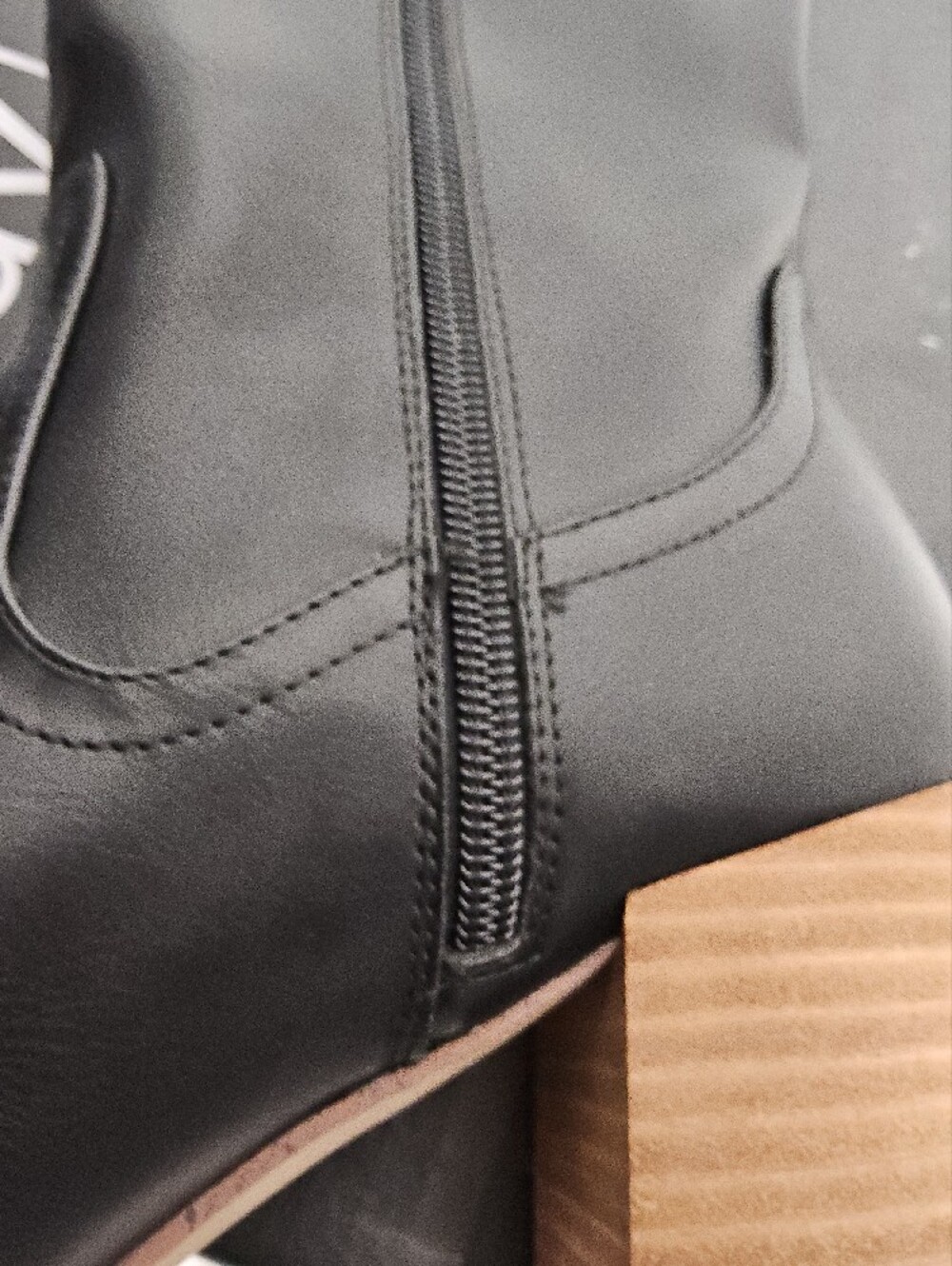 Customer Return Size 8 Dolce Vita Black Mid-Calf Block Heel Women's Boots - Picture 12 of 13